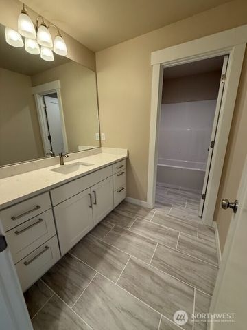 930 W Ted Yao Way, Moses Lake, WA 98837