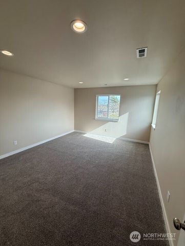 930 W Ted Yao Way, Moses Lake, WA 98837