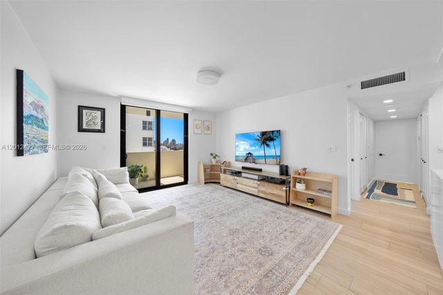 1621 Collins Ave PH1002, Miami Beach, FL 33139
