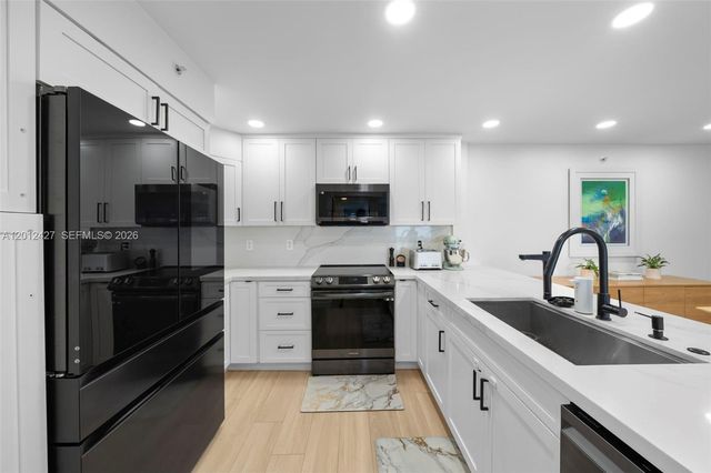 1621 Collins Ave PH1002, Miami Beach, FL 33139