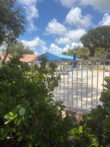 1604 Rosewood Way, Palm Beach Gardens, FL 33418