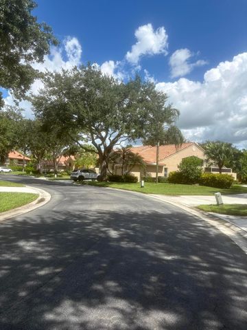 1604 Rosewood Way, Palm Beach Gardens, FL 33418