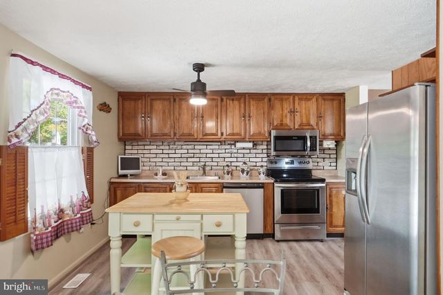 1034 SAINT PAULS DR, Waldorf, MD 20602