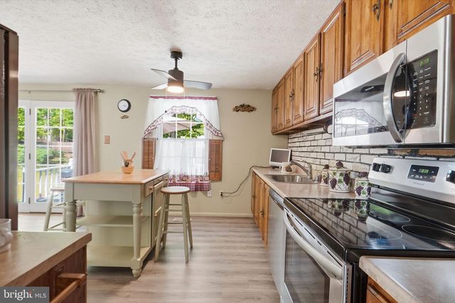 1034 SAINT PAULS DR, Waldorf, MD 20602