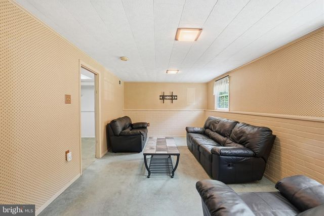 1034 SAINT PAULS DR, Waldorf, MD 20602