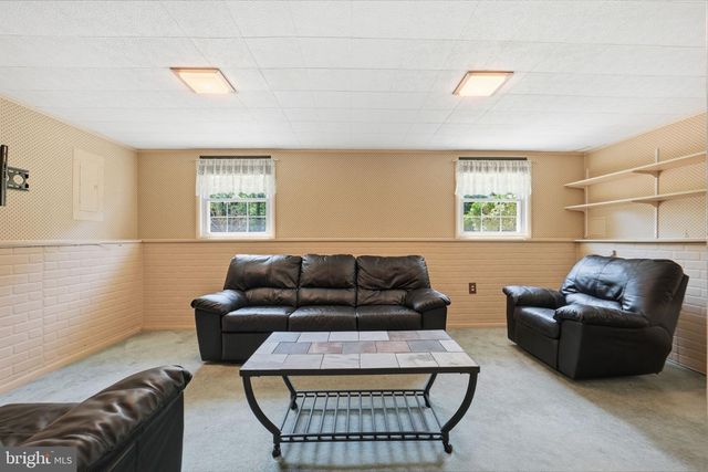 1034 SAINT PAULS DR, Waldorf, MD 20602