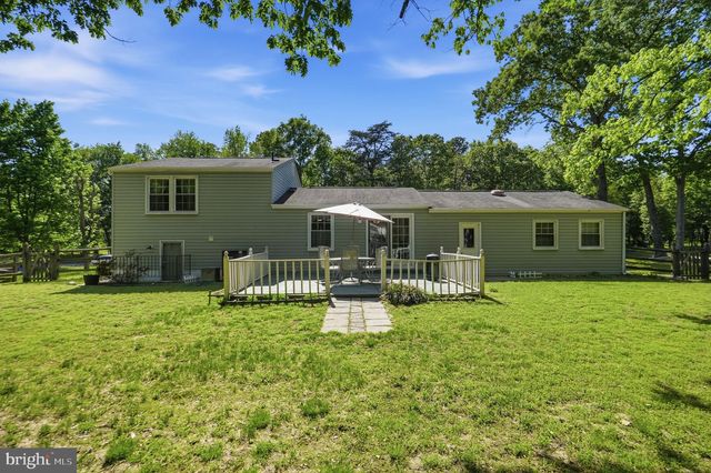 1034 SAINT PAULS DR, Waldorf, MD 20602