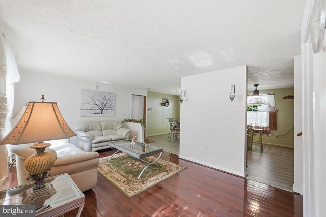 1034 SAINT PAULS DR, Waldorf, MD 20602
