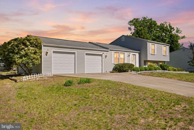 1034 SAINT PAULS DR, Waldorf, MD 20602