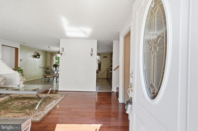 1034 SAINT PAULS DR, Waldorf, MD 20602