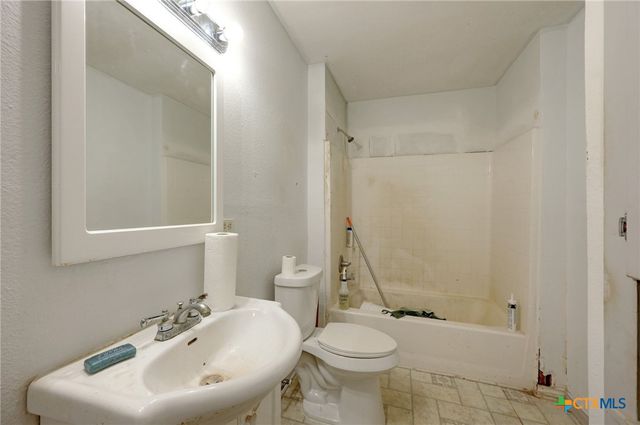 815 Pecan Street, Seguin, TX 78155