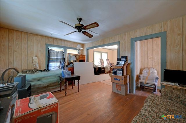 815 Pecan Street, Seguin, TX 78155