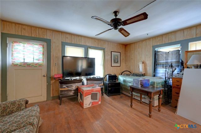 815 Pecan Street, Seguin, TX 78155
