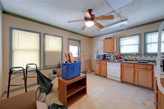 815 Pecan Street, Seguin, TX 78155