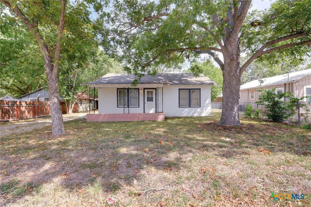 815 Pecan Street, Seguin, TX 78155