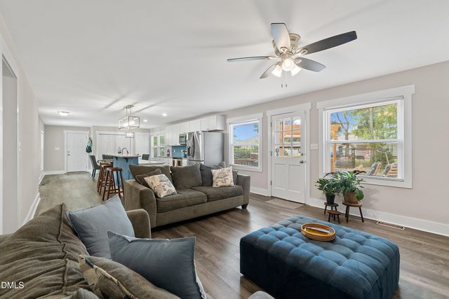 1002 E Maplewood Drive, Benson, NC 27504