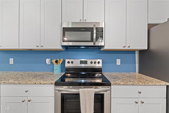 1002 E Maplewood Drive, Benson, NC 27504