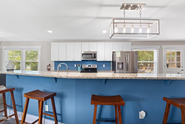1002 E Maplewood Drive, Benson, NC 27504