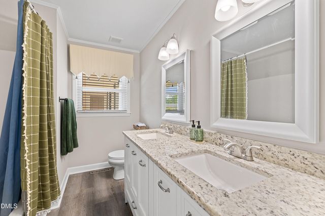 1002 E Maplewood Drive, Benson, NC 27504