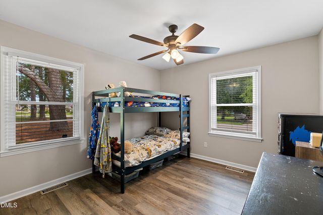 1002 E Maplewood Drive, Benson, NC 27504