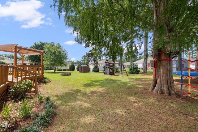 1002 E Maplewood Drive, Benson, NC 27504