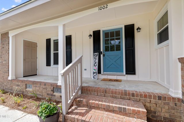 1002 E Maplewood Drive, Benson, NC 27504