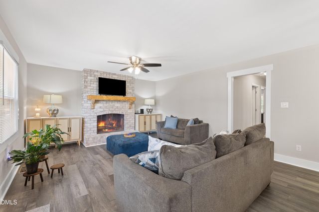 1002 E Maplewood Drive, Benson, NC 27504