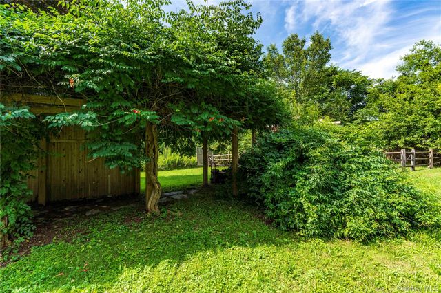 11 Miller Road, Rhinebeck, NY 12572
