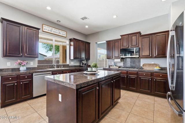 393 W REMINGTON Drive, Chandler, AZ 85286