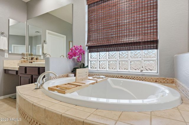 393 W REMINGTON Drive, Chandler, AZ 85286