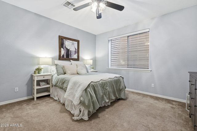 393 W REMINGTON Drive, Chandler, AZ 85286