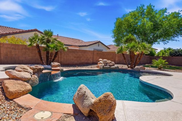 393 W REMINGTON Drive, Chandler, AZ 85286