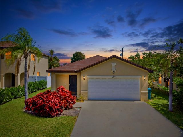 113 SE 3rd Avenue, Boynton Beach, FL 33435