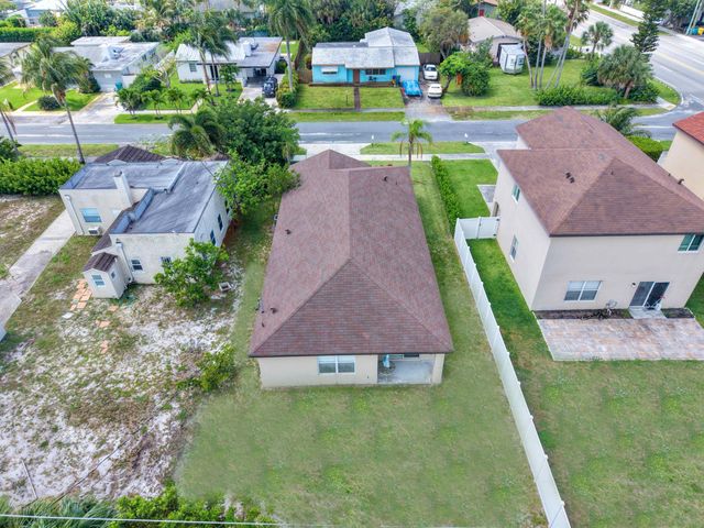 113 SE 3rd Avenue, Boynton Beach, FL 33435