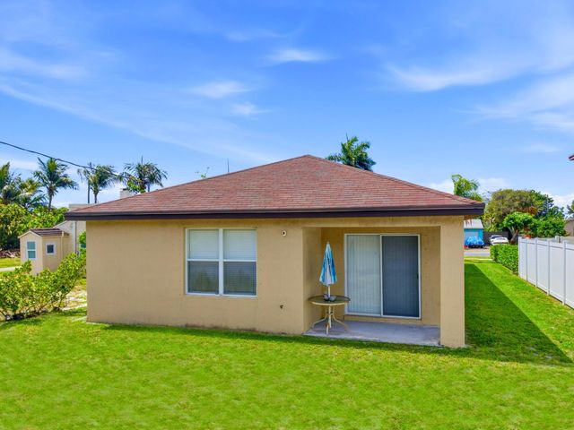113 SE 3rd Avenue, Boynton Beach, FL 33435