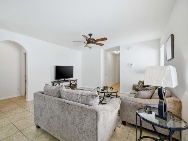 113 SE 3rd Avenue, Boynton Beach, FL 33435