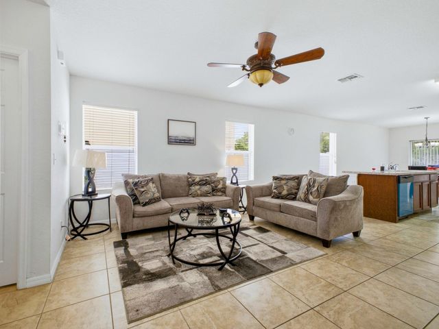 113 SE 3rd Avenue, Boynton Beach, FL 33435