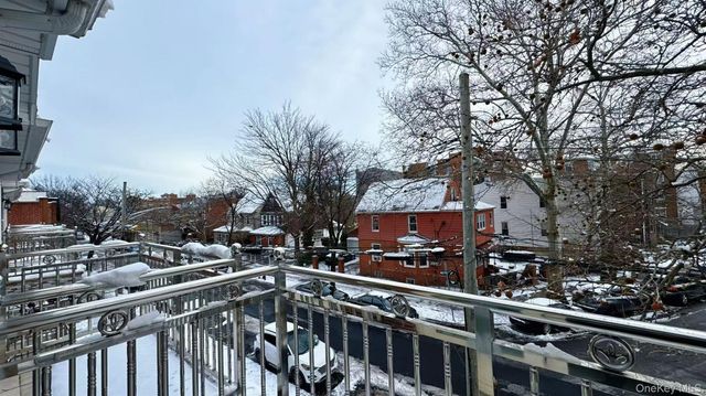 104-49 49th Ave, Corona, NY 11368