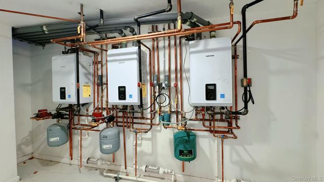 104-49 49th Ave, Corona, NY 11368