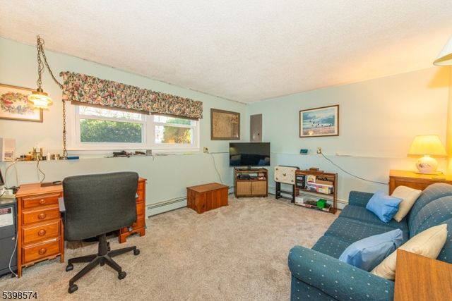 50 Henry St, Roxbury Twp., NJ 07876