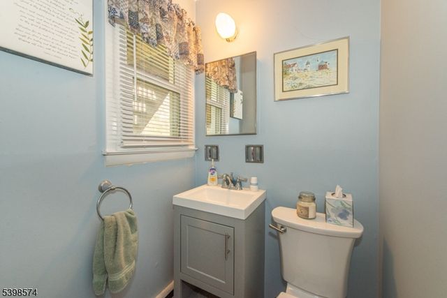 50 Henry St, Roxbury Twp., NJ 07876