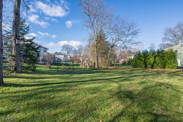 50 Henry St, Roxbury Twp., NJ 07876