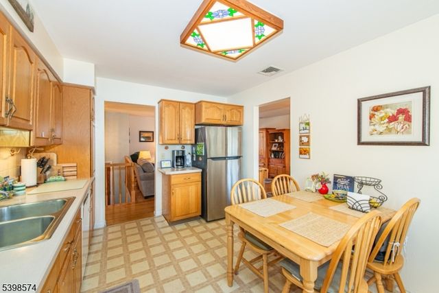 50 Henry St, Roxbury Twp., NJ 07876