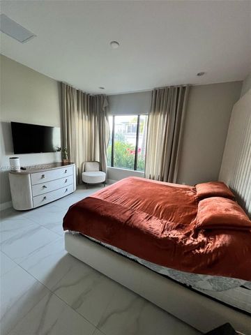 8533 Ganton Dr, Boca Raton, FL 33434