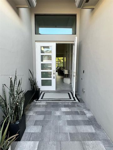 8533 Ganton Dr, Boca Raton, FL 33434