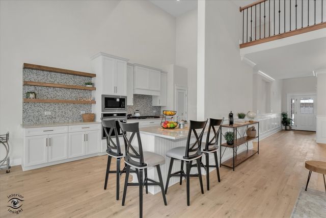 8893 Buffington Breakwater Drive, Frankfort, IL 60423