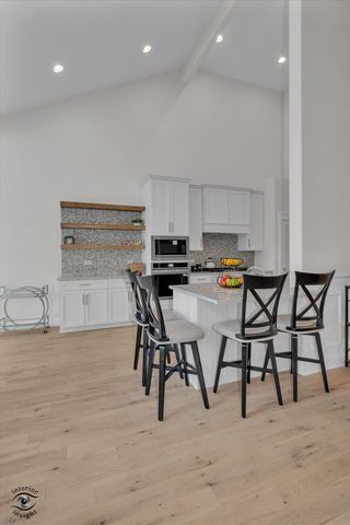 8893 Buffington Breakwater Drive, Frankfort, IL 60423