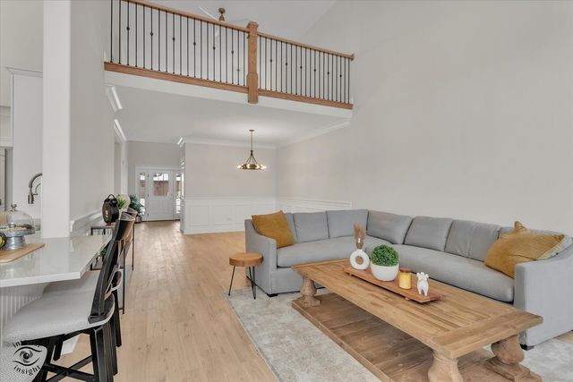 8893 Buffington Breakwater Drive, Frankfort, IL 60423