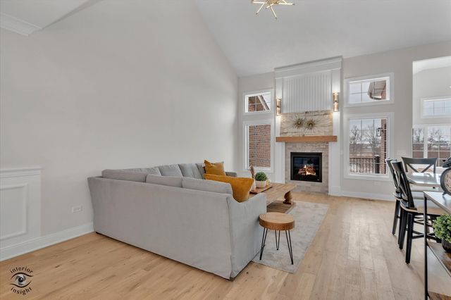 8893 Buffington Breakwater Drive, Frankfort, IL 60423