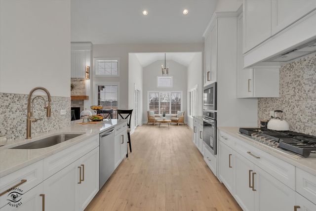 8893 Buffington Breakwater Drive, Frankfort, IL 60423